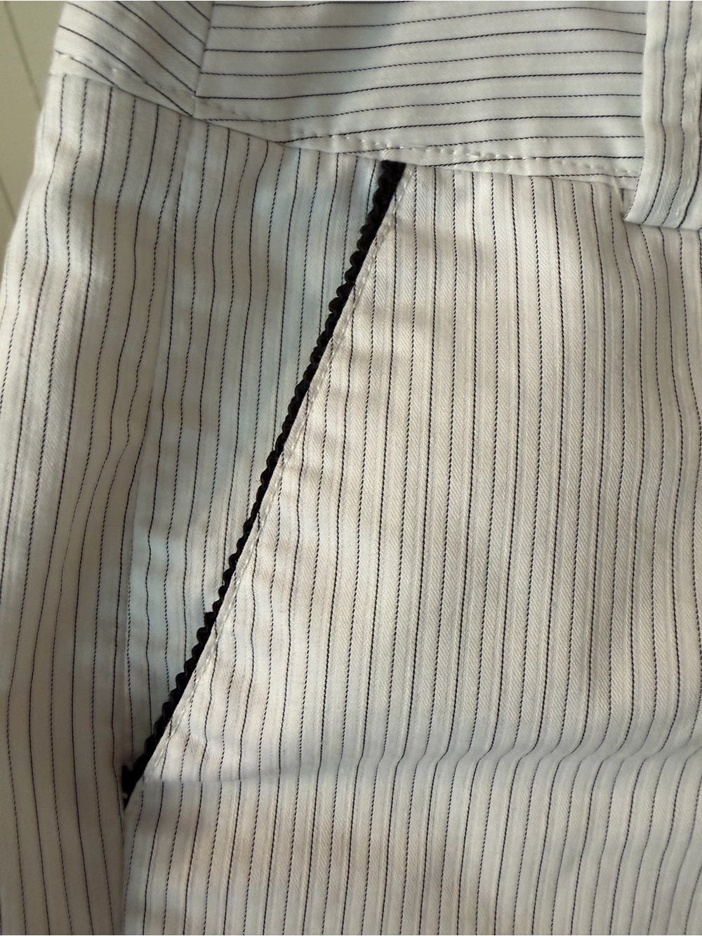 White House Black Market Tailored Pinstripe Shorts • 3-Button Waist • Size 2 - Picture 12 of 12